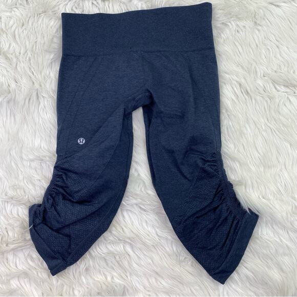 Lululemon In The Flow Crop II Heathered Inkwell Gray Size 6 Yoga - Picture 11 of 11